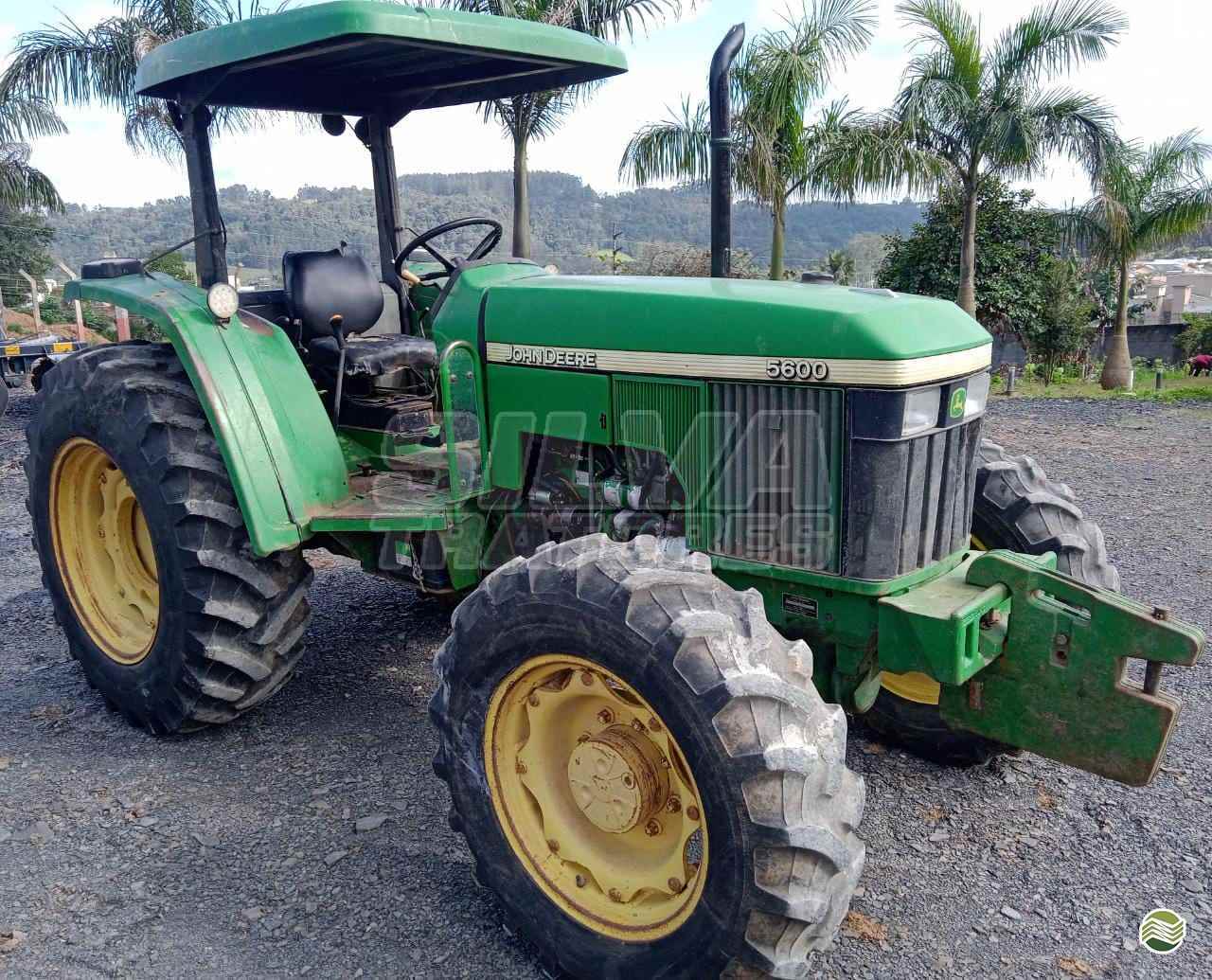 TRATOR JOHN DEERE JOHN DEERE 5600 Tração 4x4 Silva Tratores - Agritech ITUPORANGA SANTA CATARINA SC